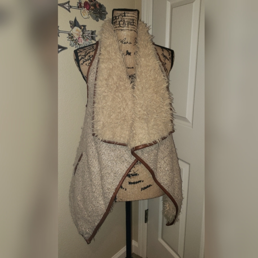 Love Tree beige furry vest with camel trim S